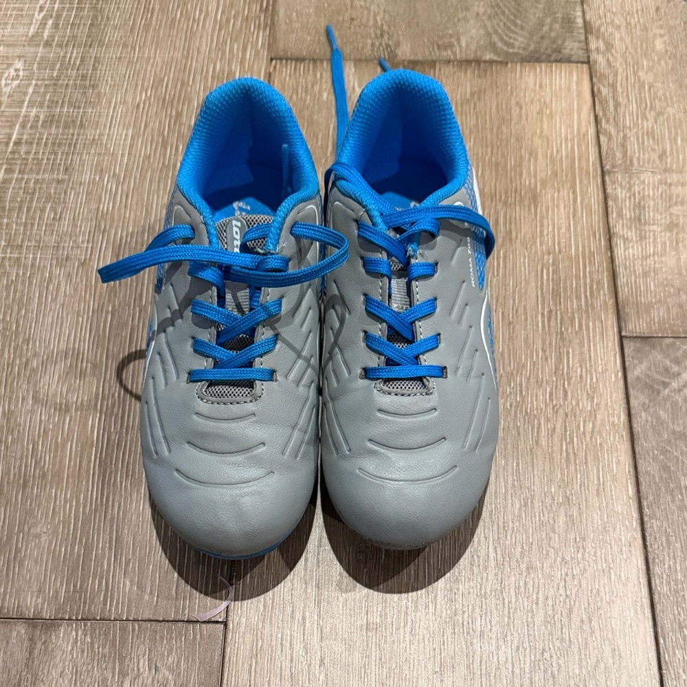 Stylish Lotto Kids Soccer Cleats in Gray and Blue